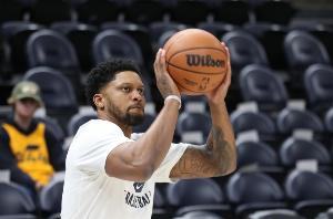 国足球的深 国足球的深