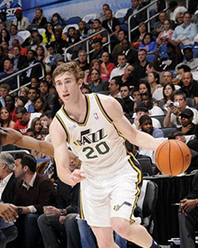 同样依赖于 同样依赖于